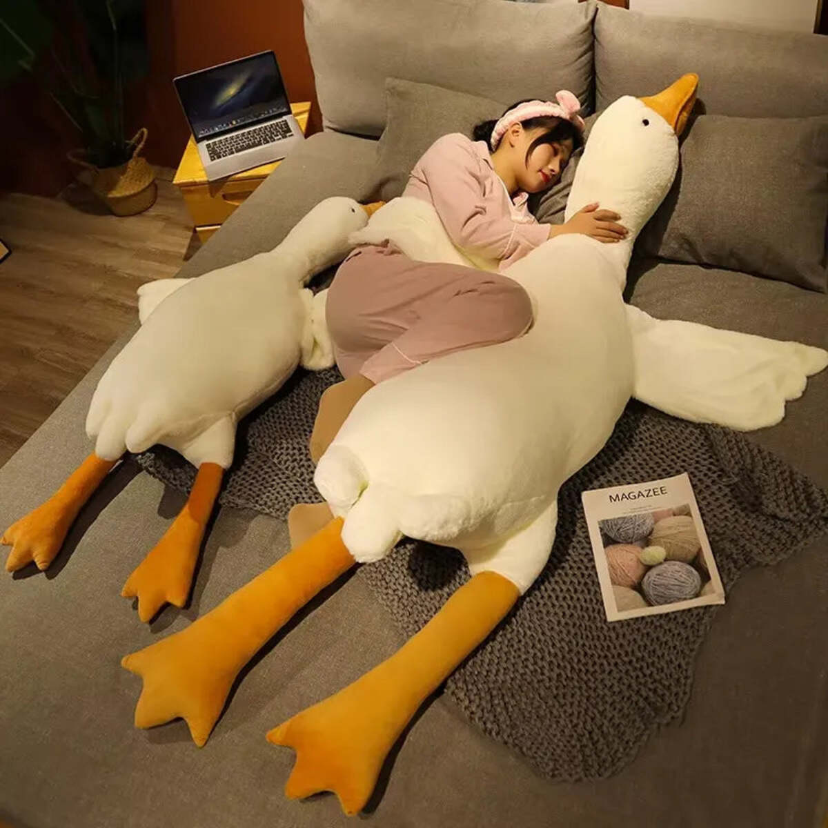 Giant Goose Stuffed Animal – Soft and Cute Plush Toy (50-160cm)