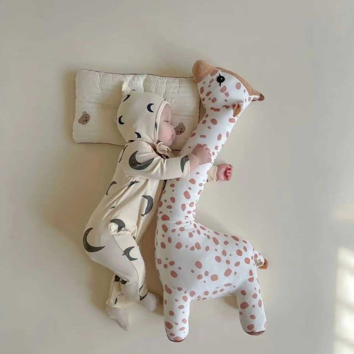 Large Giraffe Plush Toy for Nursery - Soft and Cute Design (40-85Cm)