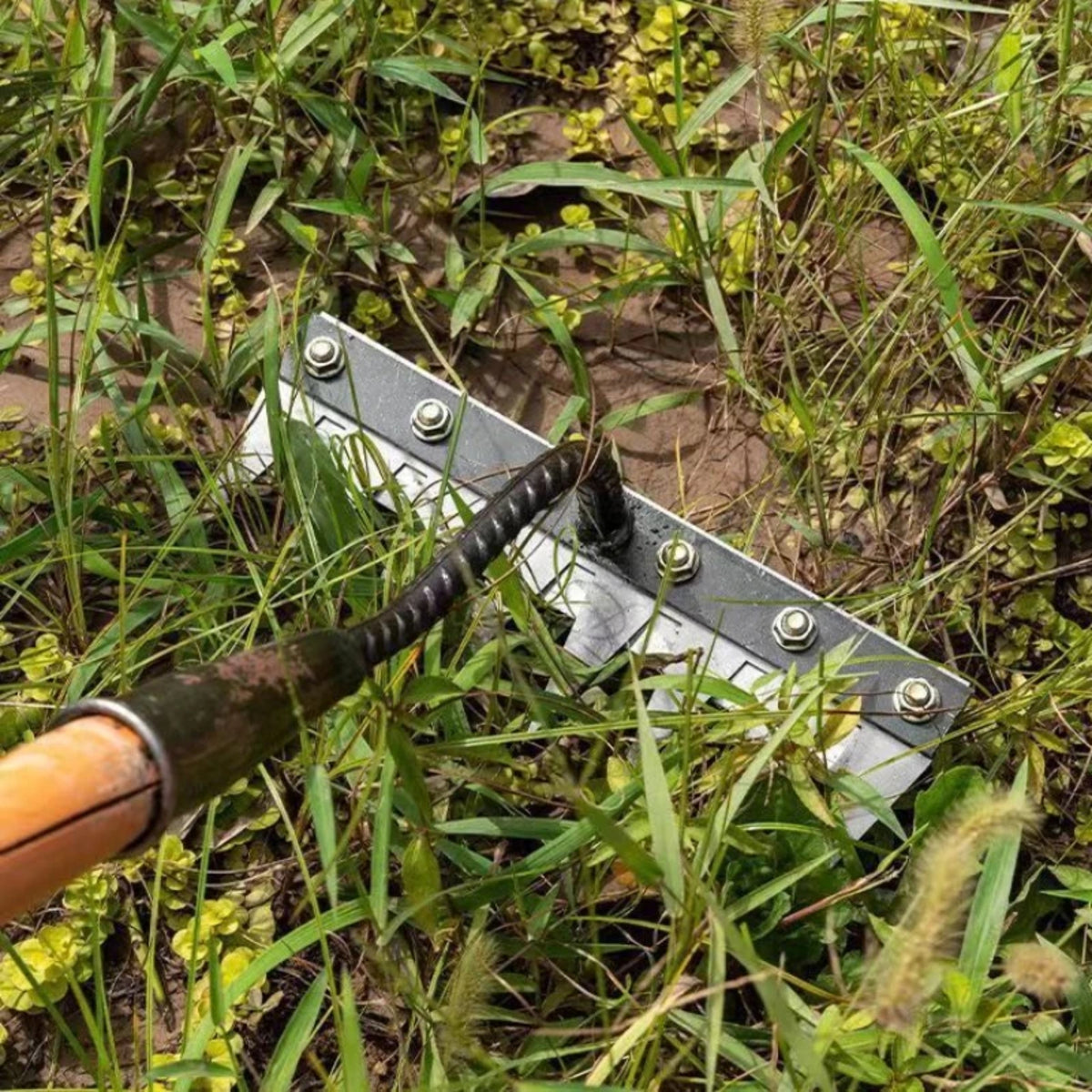 Steel Garden Rake with Durable Steel Tines for Lawn Care and Yard Maintenance 9912286019905-1