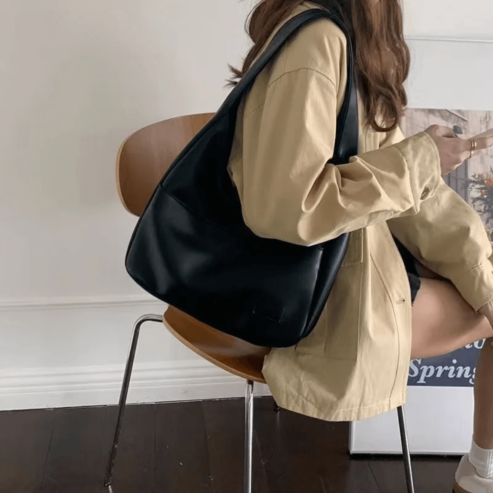 Stylish Hobo Shoulder Bag – Lightweight And Durable Design