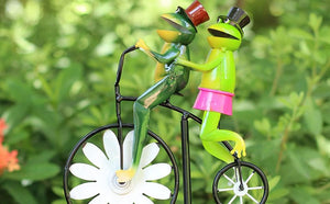 Vintage Bicycle Metal Wind Spinner- Metal Funny Frog Riding Vintage Bicycle Wind Sculptures, Cute Animal Kinetic Spinners Metal Pinwheel, Garden Sculptures For Yard And Garden Decor(A-Frog)