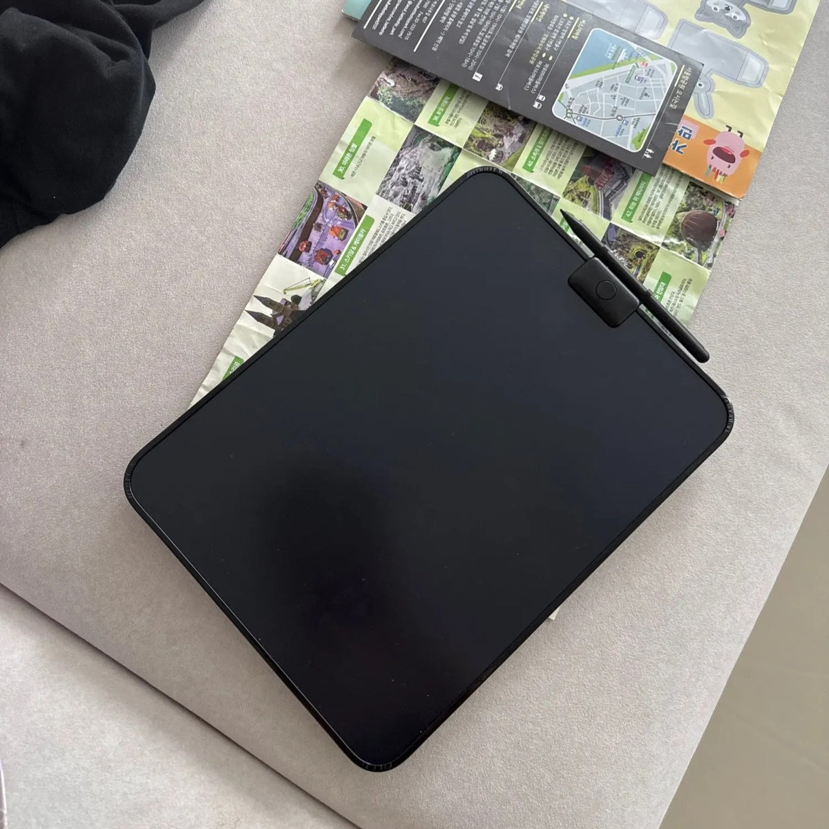 LCD Writing Tablet – Colorful Screen with One-Tap Erase & Pressure-Sensitive Drawing