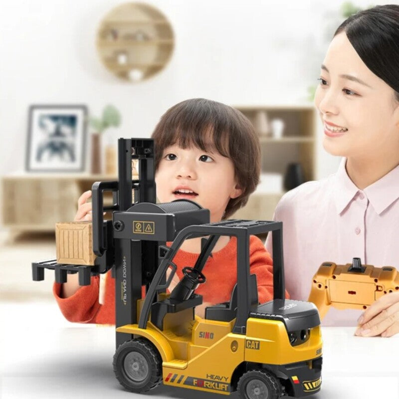 Realistic Remote Control Forklift Toy With Mist & Music 15611584676189-1