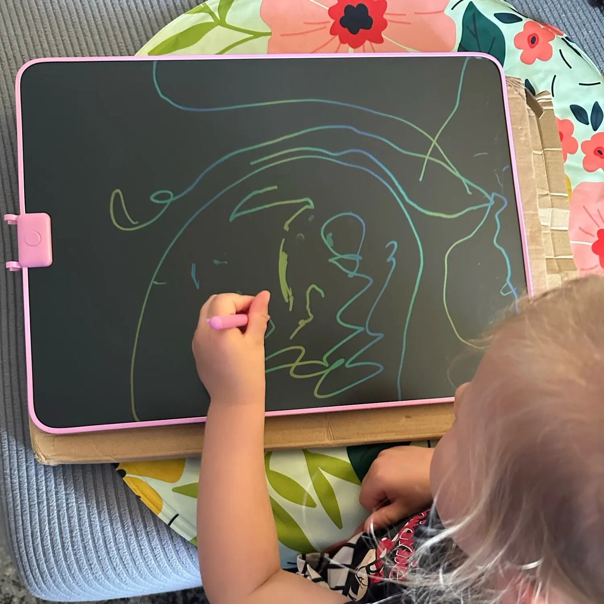 LCD Writing Tablet – Colorful Screen with One-Tap Erase & Pressure-Sensitive Drawing