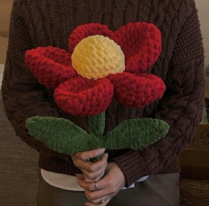 Adorable Crochet Flowers For Room Decoration