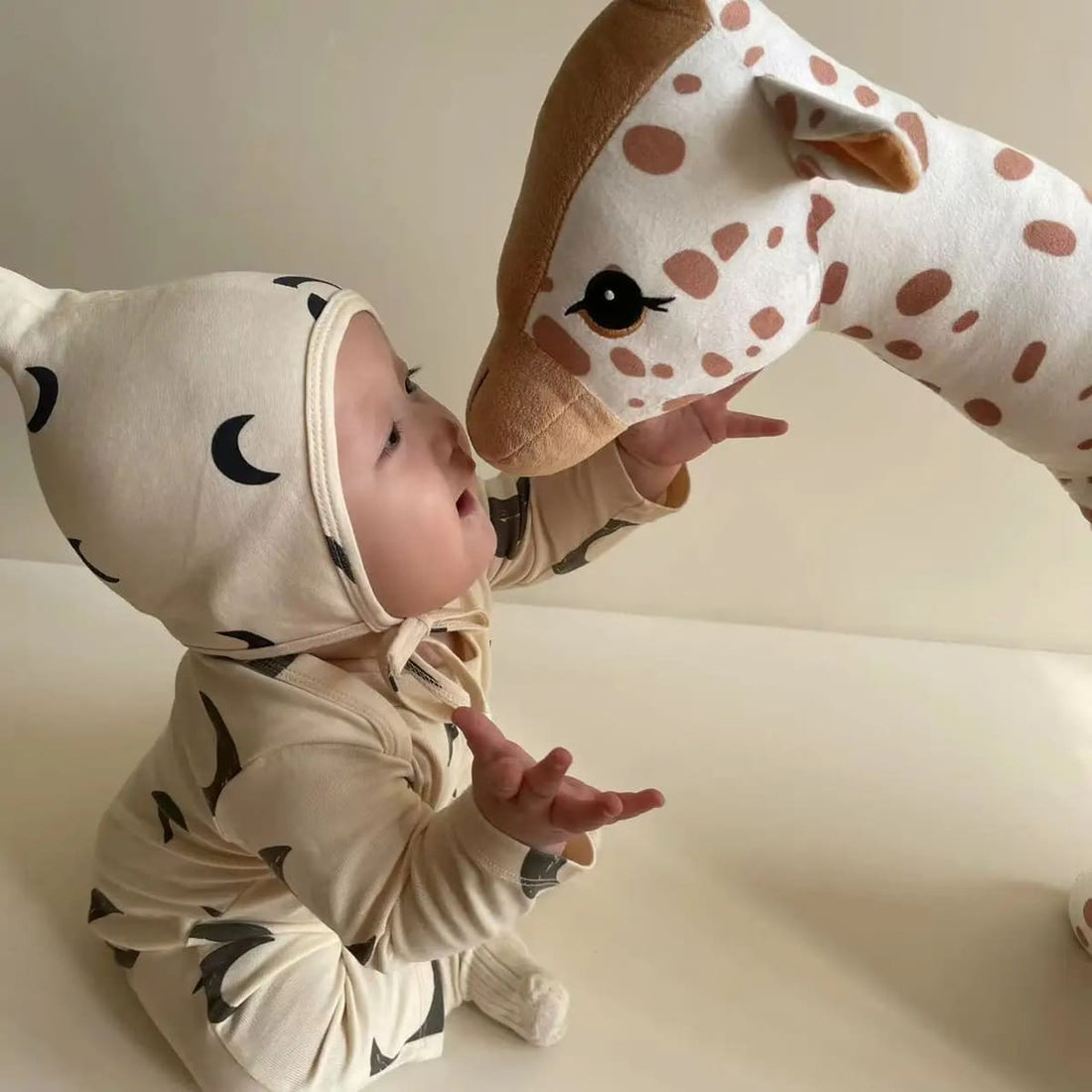 Large Giraffe Plush Toy for Nursery - Soft and Cute Design (40-85Cm) 100658