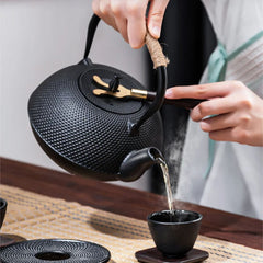 Japanese Cast Iron Teapot with Infuser - Heat Retaining (600/800/1200ml)