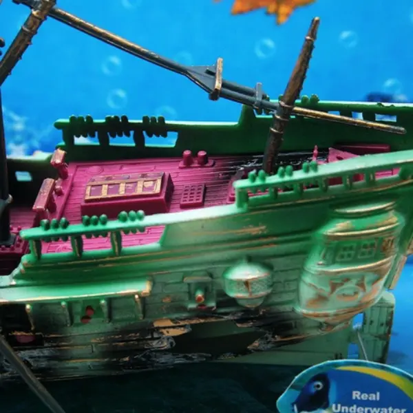 Large Shipwreck Aquarium Decoration2