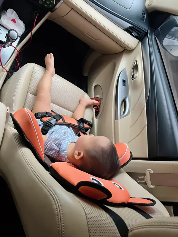 Portable Adjustable Children's Car Seat photo review