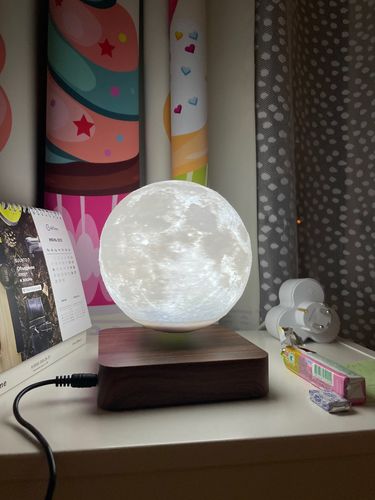 Lunamen - Magnetic Levitating Moon Lamp photo review