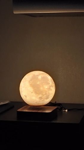 Lunamen - Magnetic Levitating Moon Lamp photo review