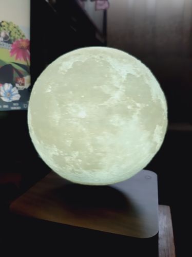 Lunamen - Magnetic Levitating Moon Lamp photo review