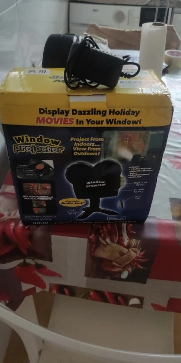 Magic Window Projector Projector That Turns Any Window Into A Festive Image photo review