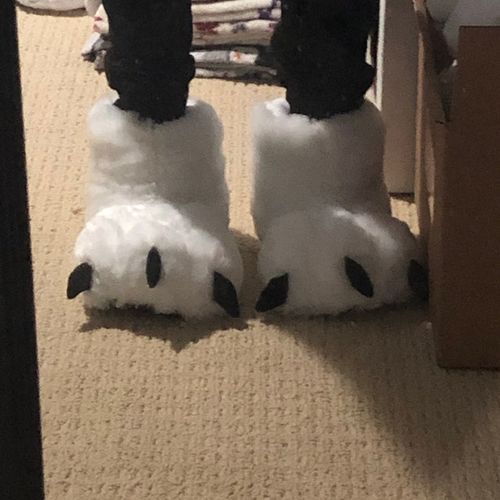 Oversized Bear Claw Winter Slippers photo review