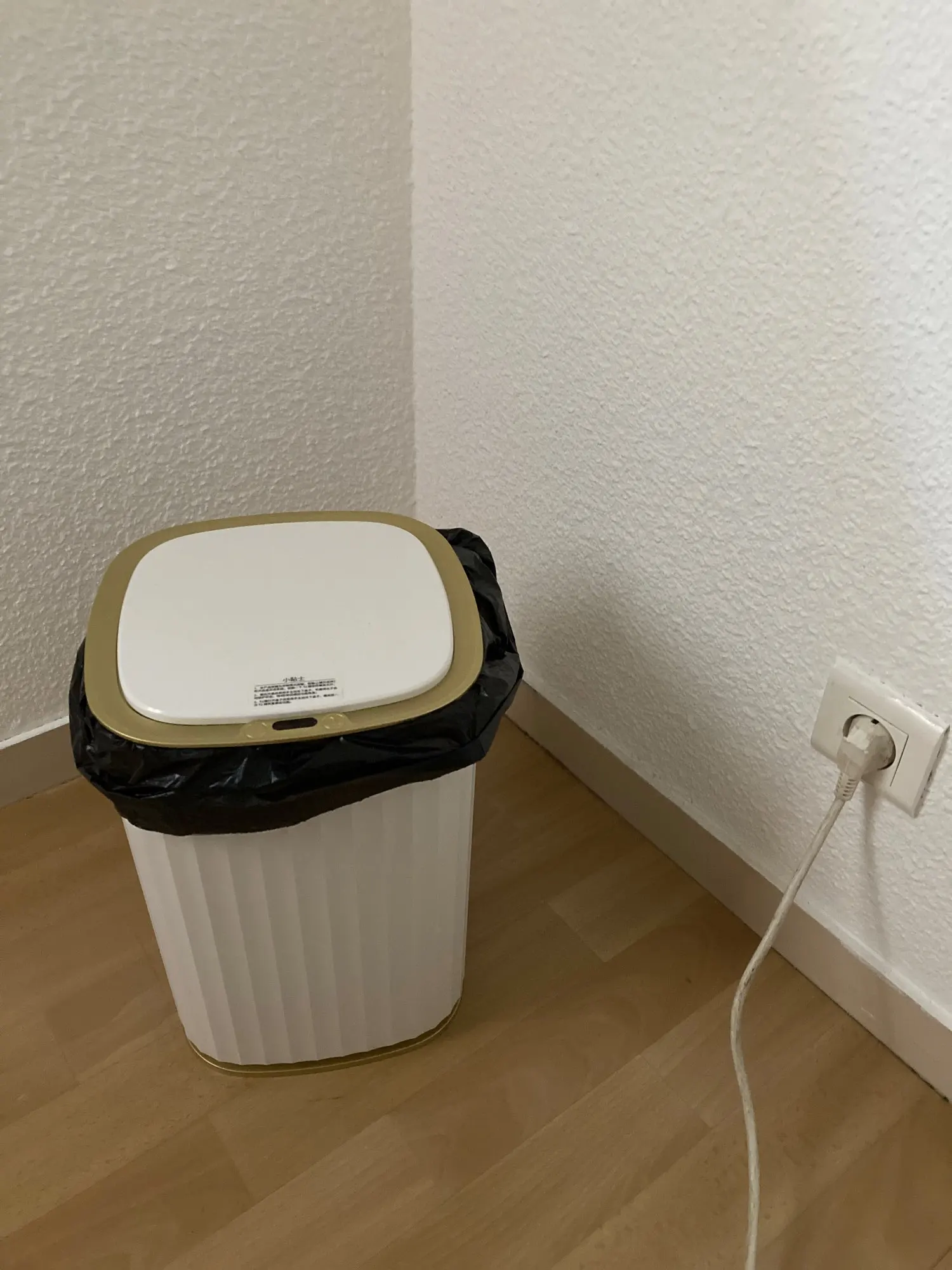 Smart Trash Can With Lid For Bedroom And Living Room photo review