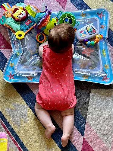 Tummy Time Water Mat - Baby Inflatable Aquarium Water Mat Toy photo review