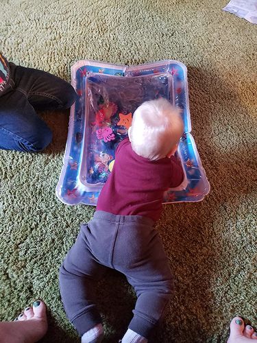 Tummy Time Water Mat - Baby Inflatable Aquarium Water Mat Toy photo review